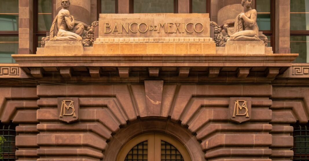 Congreso de CDMX aprueba la creación de cuatro nuevas secretarías para reorganizar la administración capitalina Vista aérea de Ciudad de México mostrando el paisaje urbano durante un atardecer vibrante.