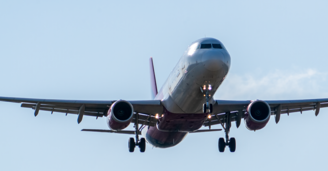 Fotos de stock gratuitas de air travel, airbus a320, aircraft