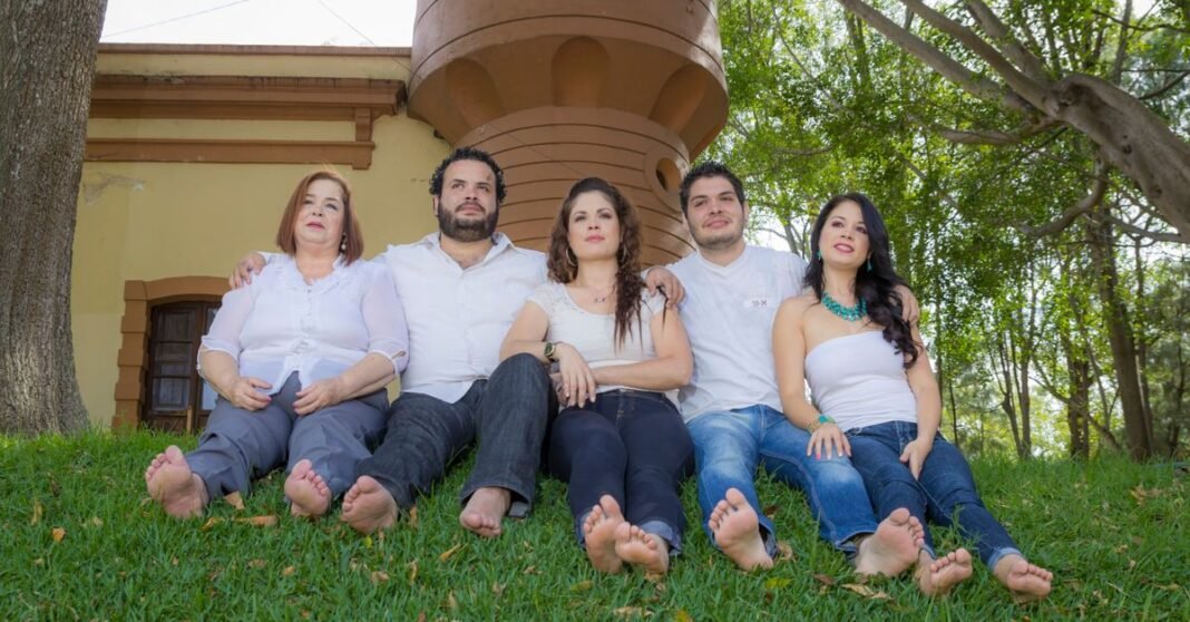 Las viejas fracturas del Cártel de Sinaloa que reavivó la captura de ‘El Mayo’ y Joaquín Guzmán López Una vibrante protesta por los derechos de las mujeres en la Ciudad de México que destaca la lucha por la igualdad.